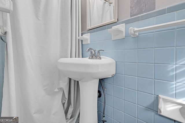 1077 Helen Street, Morrow, GA 30260