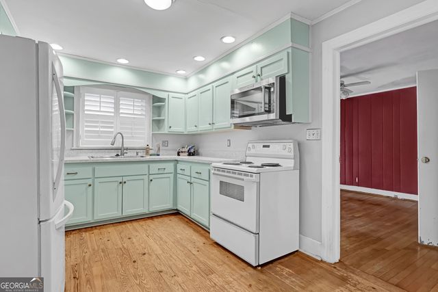 1077 Helen Street, Morrow, GA 30260