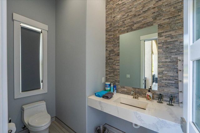19580 Mockingbird Lane, Redding, CA 96002