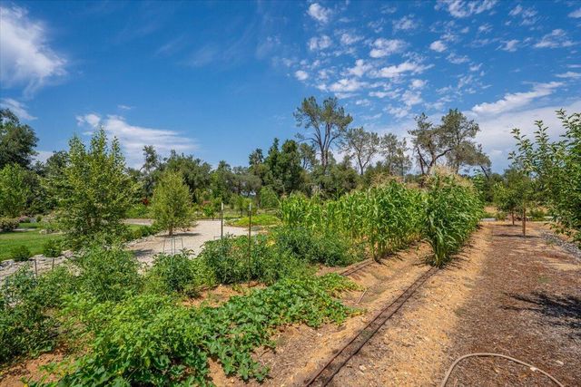19580 Mockingbird Lane, Redding, CA 96002