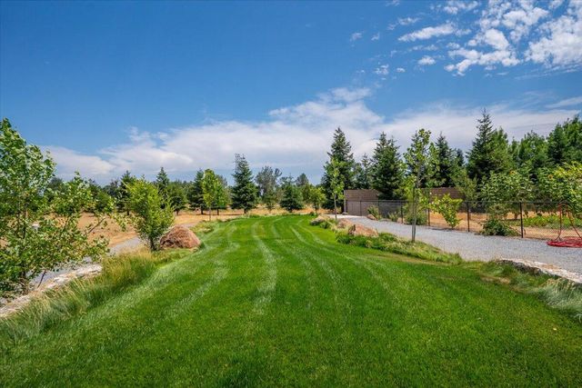 19580 Mockingbird Lane, Redding, CA 96002