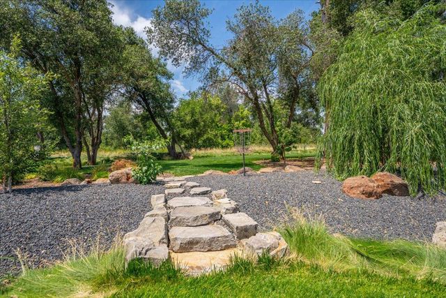 19580 Mockingbird Lane, Redding, CA 96002