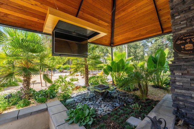 19580 Mockingbird Lane, Redding, CA 96002