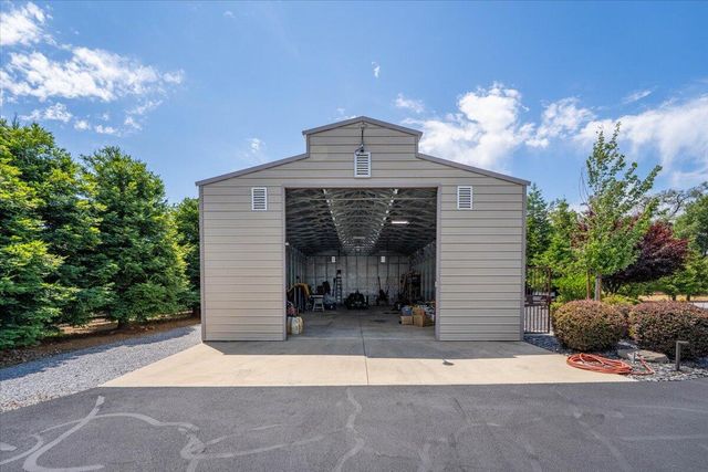 19580 Mockingbird Lane, Redding, CA 96002