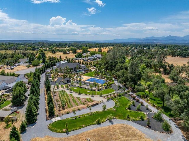 19580 Mockingbird Lane, Redding, CA 96002