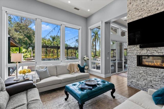 19580 Mockingbird Lane, Redding, CA 96002