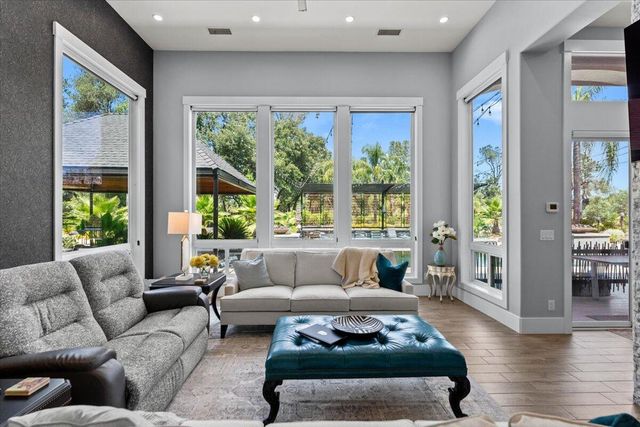 19580 Mockingbird Lane, Redding, CA 96002