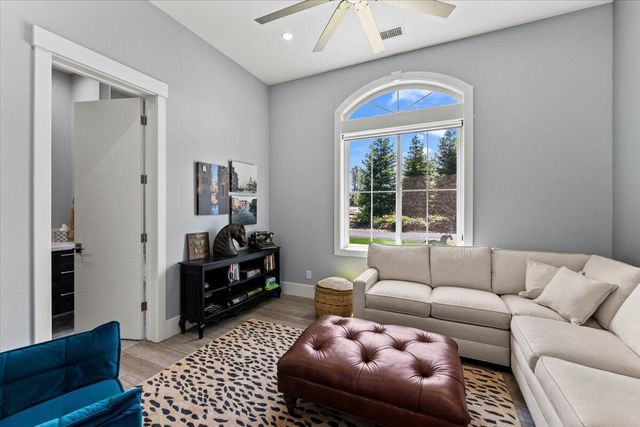 19580 Mockingbird Lane, Redding, CA 96002