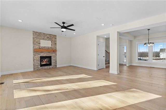 1969 Longview Drive, Liberty, MO 64068