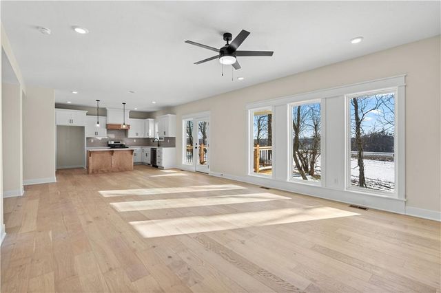 1969 Longview Drive, Liberty, MO 64068