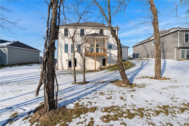 1969 Longview Drive, Liberty, MO 64068