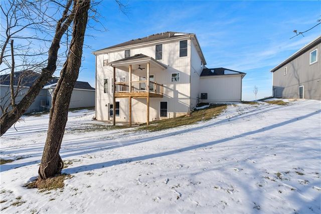 1969 Longview Drive, Liberty, MO 64068