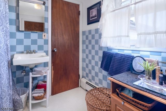 960 Sergeantsville Rd, Delaware Twp., NJ 08559