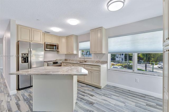 2929 SE Ocean Boulevard F6, Stuart, FL 34996