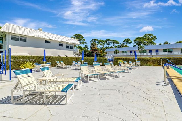 2929 SE Ocean Boulevard F6, Stuart, FL 34996