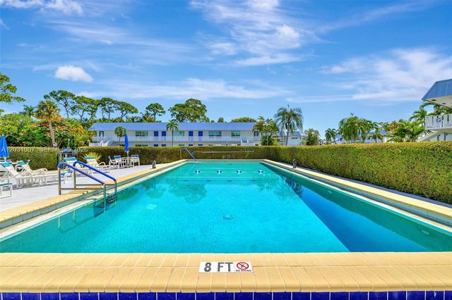2929 SE Ocean Boulevard F6, Stuart, FL 34996