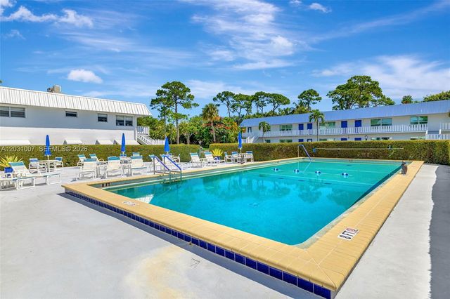 2929 SE Ocean Boulevard F6, Stuart, FL 34996