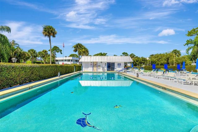 2929 SE Ocean Boulevard F6, Stuart, FL 34996