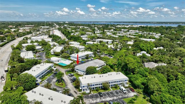 2929 SE Ocean Boulevard F6, Stuart, FL 34996