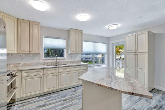 2929 SE Ocean Boulevard F6, Stuart, FL 34996