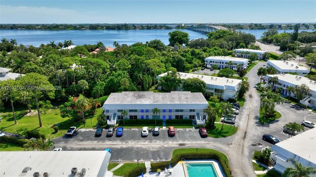 2929 SE Ocean Boulevard F6, Stuart, FL 34996