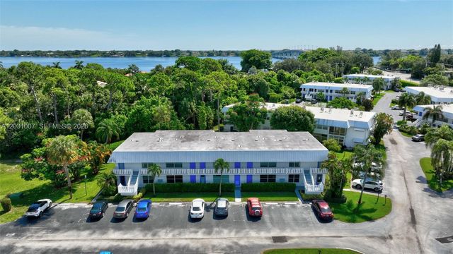 2929 SE Ocean Boulevard F6, Stuart, FL 34996