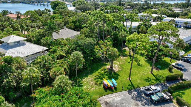 2929 SE Ocean Boulevard F6, Stuart, FL 34996