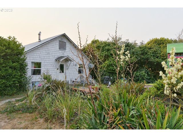 47458 Hwy 101, Langlois, OR 97450