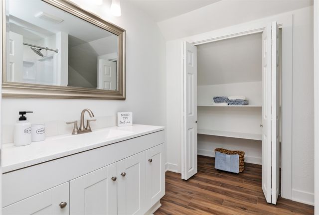 931 Rose Avenue, Des Moines, IA 50315