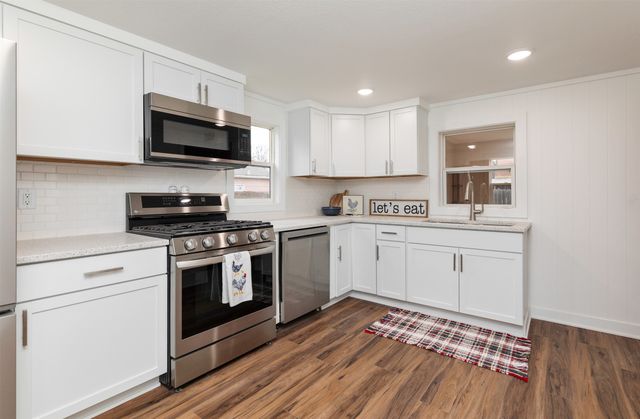 931 Rose Avenue, Des Moines, IA 50315