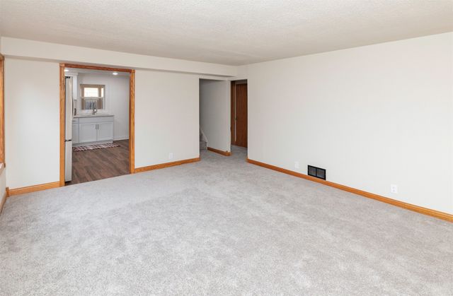 931 Rose Avenue, Des Moines, IA 50315