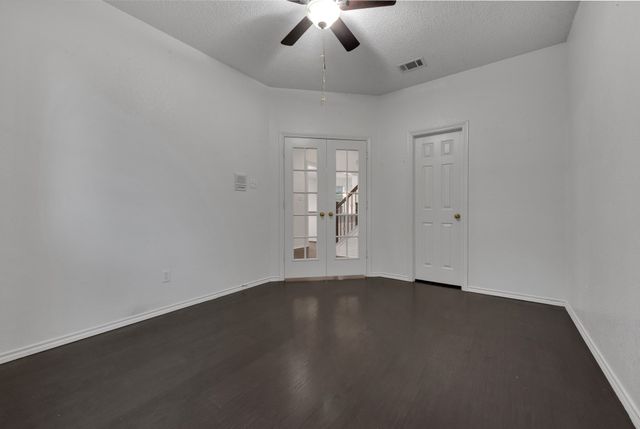 2119 Twin Elms Drive, Arlington, TX 76012