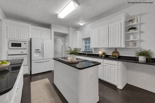 2119 Twin Elms Drive, Arlington, TX 76012