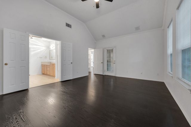2119 Twin Elms Drive, Arlington, TX 76012