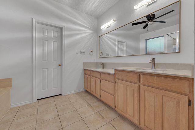 2119 Twin Elms Drive, Arlington, TX 76012