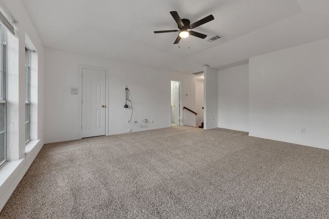 2119 Twin Elms Drive, Arlington, TX 76012