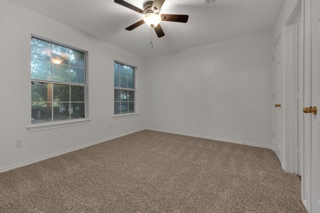 2119 Twin Elms Drive, Arlington, TX 76012