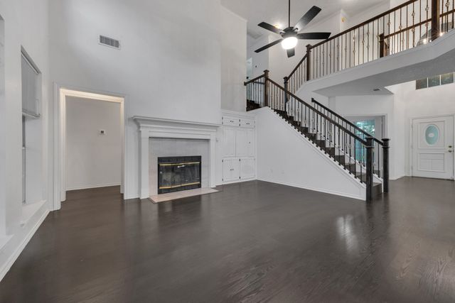2119 Twin Elms Drive, Arlington, TX 76012