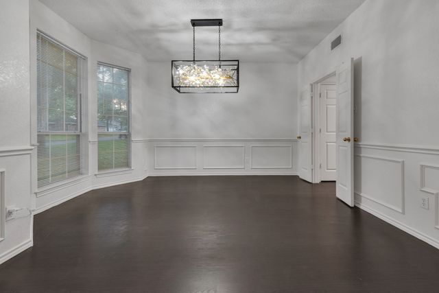 2119 Twin Elms Drive, Arlington, TX 76012