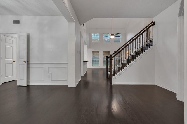 2119 Twin Elms Drive, Arlington, TX 76012