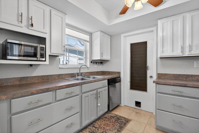 3261 NW 6th Avenue, Fort Lauderdale, FL 33309