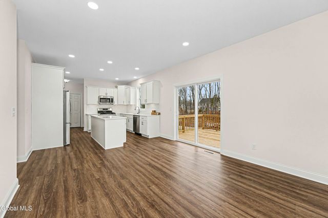 26 Tamarack Street, Ballston, NY 12019