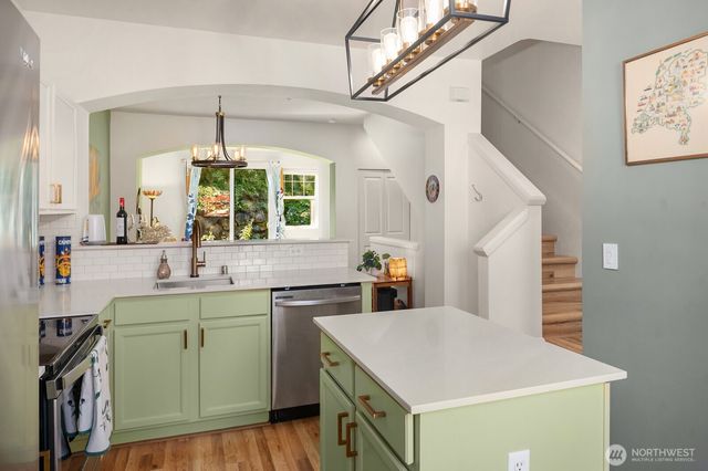 3737 S Holly Park Drive #2, Seattle, WA 98118