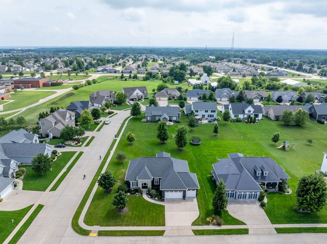 6351 Wildberry Drive, Bettendorf, IA 52722