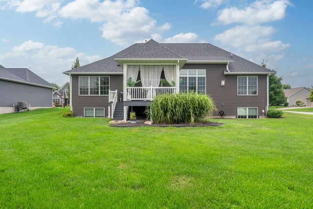 6351 Wildberry Drive, Bettendorf, IA 52722