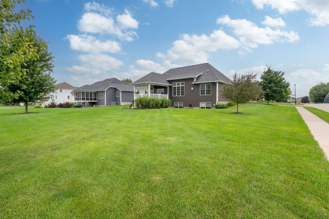 6351 Wildberry Drive, Bettendorf, IA 52722