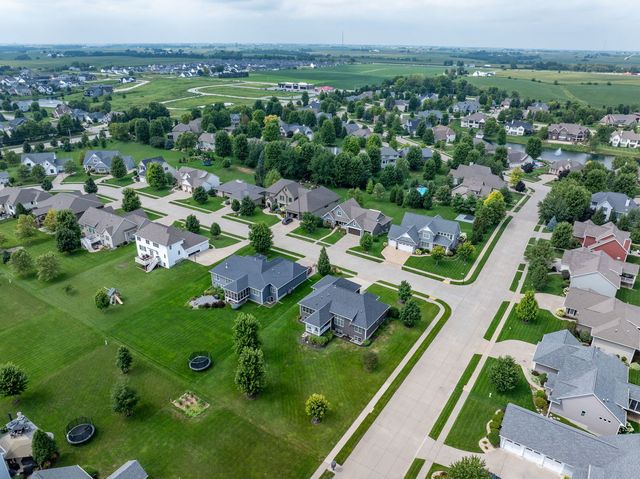 6351 Wildberry Drive, Bettendorf, IA 52722