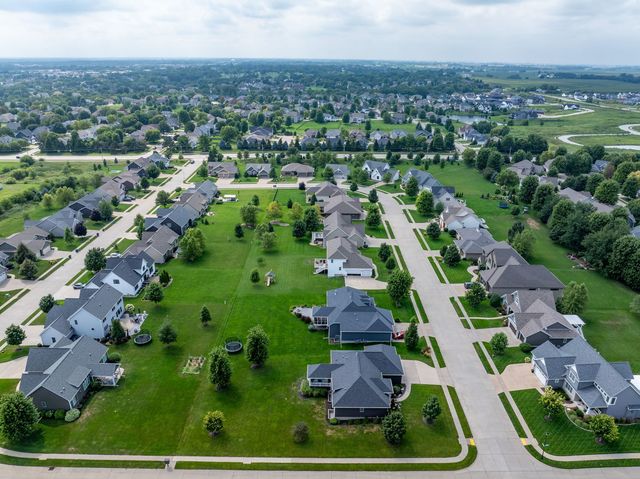 6351 Wildberry Drive, Bettendorf, IA 52722