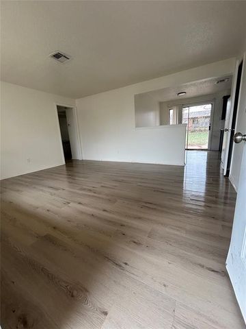 5113 S Briarwood Drive, Oklahoma City, OK 73135