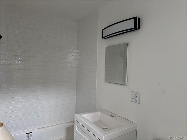 60 Trafalgar Road 1, New Windsor, NY 12553